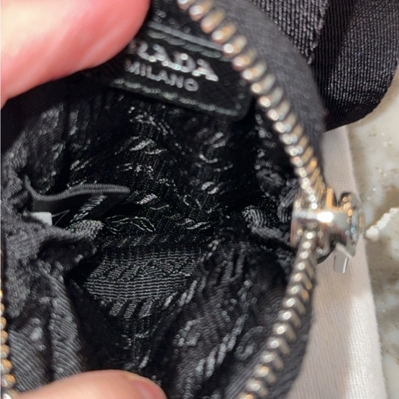 Prada Re-Edition 2005 Re Nylon Bag - Picture 4 of 13